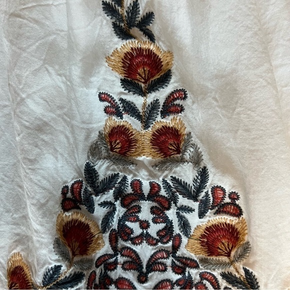 Blu Heaven (By UmGree) Floral Embroidered Crochet Mini Dress. Size: Small. - Picture 4 of 12